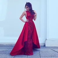 Red Prom Dresses z Satin Train Cekiny Frezowanie Płaszcze Party Dress Bez Rękawów Zipper Back Celebrity Sukienki Wieczór