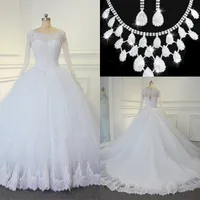 2017 Lace Ball Gown Wedding Dresses Pearls Vintage Plus Size Wedding Dresses Back Zipper Bridal Gowns Wedding Gowns Free Necklace Set