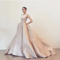 2017 Enkel design Vestidos de Fiesta O Neck, Ärmlös Puffy Ball Gown Vintage Evening Dresses Arabic Prom Party Gowns