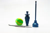2017 Bong-Werkzeug-Set 14mm 18mm Quarz Farbe Titan-Nagel Bunte Carb Cap Dabber Werkzeug Slicone Jar Dab Container Freies Verschiffen
