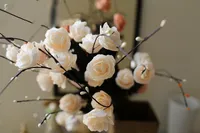 도매 진짜 접촉 겨울 자스민은 8Heads 꽃다발 50 입자로 꽃을 피우고 결혼식 테이블 훈장을위한 Perennia 옥외 식물을 포장한다