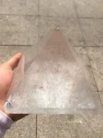 Livraison gratuite 1.7 kg Grande Taille Naturel Clair blanc Cristal de Quartz pyramide guérison fengshui cristaux pour la décoration de la maison