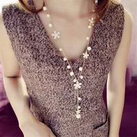 LNRRABC Femmes Chandail Colliers Fille Élégant Nouveau Simulé Perle Fleur Chaîne Longue Chaîne Pendentif Collier Cadeau De Mode Bijoux