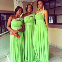 2020 Nya African Lime Green Chiffon Bridesmaid Dresses One Shoulder Lace Beaded Ärmlös Lång Bridmaids Prom Crows Wedding Party Dresses