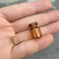 13 * 18 * 6 mm 0.6ml Mini botellas de vidrio marrón con corcho vacío Viales de vidrio pequeños Tarras pequeñas Botella de regalo 100pcs / lot It