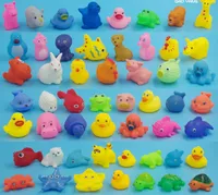 Bagno Bagno giocattoli morbidi di gomma di gomma Animali di anatra auto per bambini giocattoli per bambini spremere suono spruzzatura spiaggia bathroom giocattoli per bambini