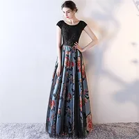 Modest 2018 Floral imprimé dentelle robe de soirée Appliques de la fleur sexy robe de bal de bal de plancher formelle robe de fête avec manches courtes
