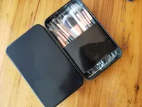 12pcs / set makeup pincel kit delicado caja de hierro cepillo cajas trajes en polvo inferior