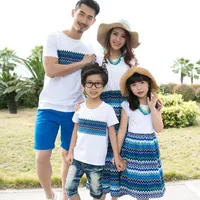 2016家族のマッチング服夏の母娘のボヘミアンのドレスお父さんと息子のマッチングの服の半袖Tシャツ