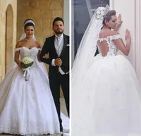 African Off Shoulder Appliques Lace A Line Bröllopsklänningar 2019 Öppna Back Formell Bridal Dress Plus Size Custom Made Arabic Wedding Gowns