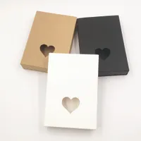 Kraft kağıt karton hediye kutuları düğün için küçük siyah beyaz kahverengi kağıt çekmece kutusu hollow kalp noel hediyesi ambalaj kutusu 24 adet / grup