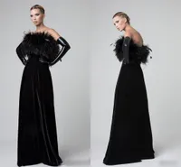2019 Gothic Modern Black Prom Dress Dress Vestido De Festa Custom Made Velvet Piuma senza spalline Elegante pavimento lungo Evening Party Gown