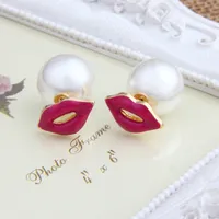 Venta caliente pendientes de perlas de doble cara pendientes de perlas de la moda sexy de labios rojos perla pernos