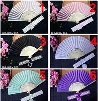 Billiga kinesiska imiterande silkehandfläktar med box Blank Bröllopsfläkt för brudbröllop Gästgåvor 50 st per paket