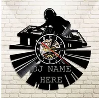 1 Stück Kopfhörer DJ Kreative Vinylaufzeichnung Wanduhr 12 "Disco Custom Name Wanduhr Rock N Roll Music Lover DJ Freund Geschenk