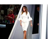 Melania Trump Little White White White White服セレブリティドレスBaloon Sleeves and Back Split Knee Length Cocktail Dresses 2018安いプラスサイズ