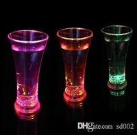 光沢のあるビールカップの高輝度ワイングラスの水のライトカラフルなLEDパーティーの夜のバーの装飾ギフト6 4JC KK