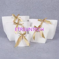 Aangepaste Logo Schip-type Papierzak / Papier Gift Bag met Gouden Lint Strik Wit Zwart Geschenk Verpakking QW7835