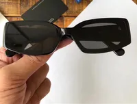 Luxus Awg Sonnenbrille für Frauen mit Nieten UV Schutz Frauen Designer Vintage Square Full Frame Top Qualität mit Paket kommen
