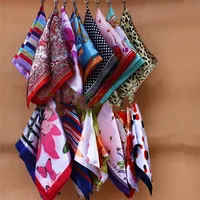 Bufandas cuadradas al por mayor de la manera bufandas de la gasa del color del caramelo mujeres a prueba de viento bufandas acogedor multi color para elegir Scarv C0119
