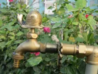 Bibbock da giardino rurale decorativo del rubinetto rurale del giardino rurale con rubinetto antico della lumaca del bronzo per la lavatrice