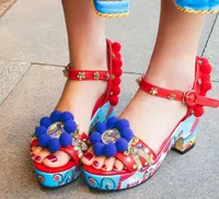 2018 estilo boêmio sandálias das mulheres do casamento sapatos de strass sandálias stud sandálias de dedo aberto vermelho pom pom pom veludo de salto alto mix de cores