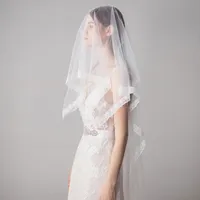 2018 Acessórios Romântico barato Em armazém Lace Wedding Veils Tulle Lace Borda nupcial face da tampa do Marfim Bridal Veils Com Pente CPA1424