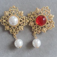 Freie Verschiffen-Legierungs-mit Filigran geschmückte elegante Perle-hübsche rote weiße Stein-süße Brosche, empfindliche Brosche für Frauen