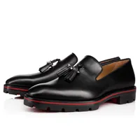 2018 أزياء الرجال الجديد اللباس أحذية جلدية سوداء متعطل سبايك مسمار أحذية رسمية رجال الأعمال أحذية هامش أحمر وحيد