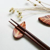 Japanse stijl hout standhouder blad vorm eetstokjes rust rack kunst ambachtelijke eetstokjes houder snel winkelen JC-033