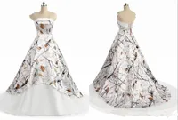 White Camo Country Bröllopsklänningar 2019 Modern Stropless Lace-up Corset Back Realtree Camouflage Boho Beach Bridal Bröllopsklänning