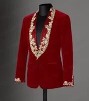 Anniebritney 2019 skräddarsydda sammet spets applique män kostym smal passform tuxedo brudgum prom bröllop kostymer blazer röd jacka + svarta byxor