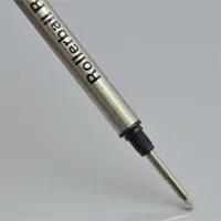 Prix ​​en gros 0.7mm Noir / BIUE M 710 Recharge pour stylo à rouleaux Papeterie Écrivez des accessoires de stylo lisse A
