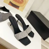 2020 새로운 최고 디자이너 신발 여성의 다이아몬드 가죽 슬리퍼 패션 실내 욕실 비치 신발 가죽 슬리퍼 샌들 크기 35-40
