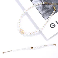 Lyxdesigner smycken Kvinnor halsband Pärlpärlade halsband för flicka avancerad elegant chokerhalsband och armband passar fina smycken