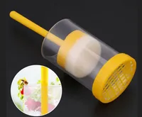 ガーデン用品プラスチッククイーン蜂マーキングケージマーカーボトルw /プランジャー養蜂装置