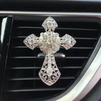 Автомобиль украшения кристалл алмаза крест Иисус Христианский Авто Кондиционер воздуха на выходе Духи освежитель воздуха Клип Ароматные Рассеиватель