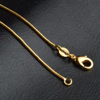 Chaînes de serpents Colliers Designs lisses de 1mm 18K plaqué or Gold Hommes Femmes Mode Bricolage Bijoux Accessoires Cadeau avec fermoir de homard 16 18-30 pouces