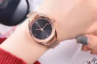 2019 새로운 패션 럭셔리 디자이너 오토매틱 무브먼트 여성은 여성 브랜드 시계 최고 품질의 흑백 태그 손목 시계 시계