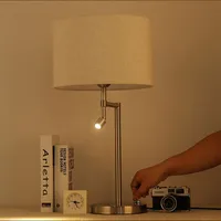 Nordic Modern Minimalist Lamps Fashion Creative Living Room Study Bedroom Reader Desk Iron American Table Lamp LR003