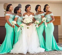 Green African Satin Mermaid Lange Brautjungfer Kleider 2020 von der Schulter Pailletten Top Plus Größenteilmädchen der Ehre Hochzeit Gastkleider BM1951