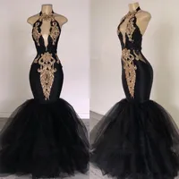 Keyhole Pescoço 2020 Prom Dresses Sereia pretas com ouro Appliqued Formal Evening Vestidos Sexy Halter Neck Trem da varredura Especial vestido de ocasião