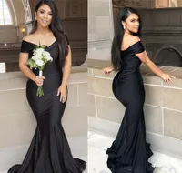 Schwarze Meerjungfrau lange Brautjungfernkleider 2019 plus Größe aus Schulter bodenlangen Gartenmädchen der Ehre Hochzeit Gästekleid