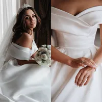 Eleganckie sukienki ślubne w kraju A-line z ramion satynowy pociąg w stylu nałogowym suknie ślubne plus rozmiar sukienki ślubnej suknia sądowa vestido de novia