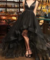2020 Schwarz hohe niedrige Abschlussball-Kleider mit V-Ausschnitt ärmellosen Tüll Hallo-Lo Vestidos De Fiesta Sexy Abend-Partei-Kleider