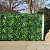人工ヘッジの葉の植物の偽のアイビーの壁10 "x 10"プラスチック垂直庭の紫外線防止プライバシー裏庭結婚式の装飾