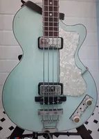 125. Yıldönümü 1950'lerin Hofner Çağdaş HCT 500/2 Keman Kulübü Bas Açık Yeşil Elektro Gitar, 30 "Kısa Ölçekli, Beyaz İnci Pickguard