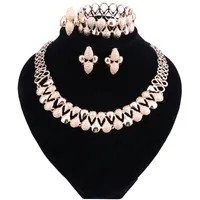 Conjuntos de joyas de Dubai para mujeres conjuntos de joyas de abalorios africanos Boda India India Joyería Joyería Declaración Collar Pendientes Set