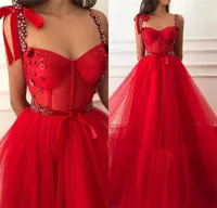 스파게티 스트립 A-Line Red Prom Dresses 레이스 아플리케 비즈 크리스탈 긴 Tulle 여성 특별 행사 파티 가운 이브닝 드레스 봄