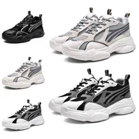 Triple Noir blanc gris des femmes des hommes chaussures de course 3M réfléchissant baskets concepteur de entraîneurs sportifs marque maison Made in taille de la Chine 39-44